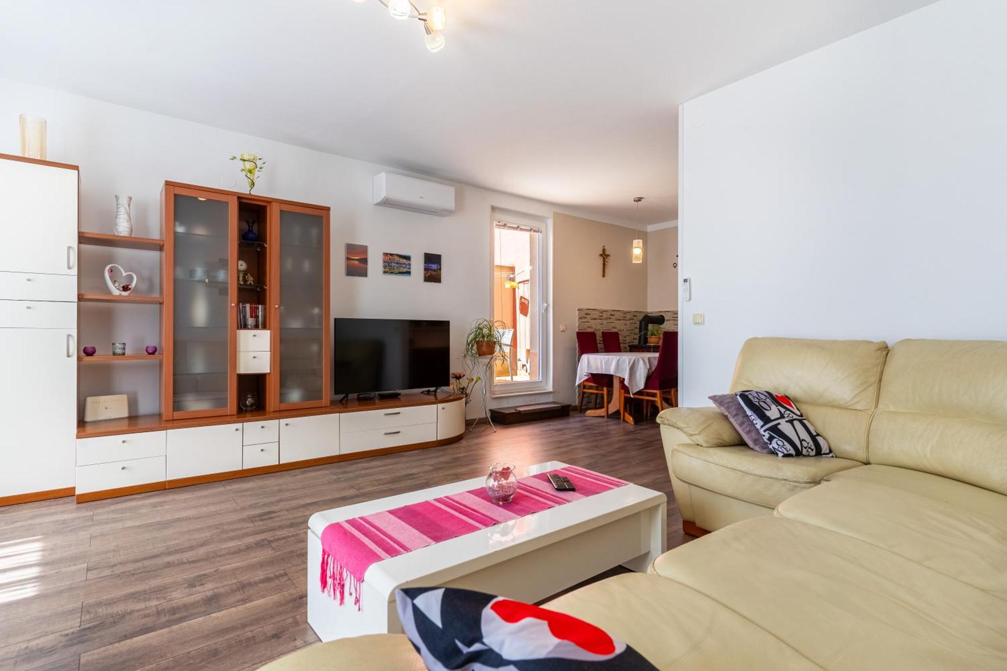 Apartman Laura 茨雷斯 外观 照片