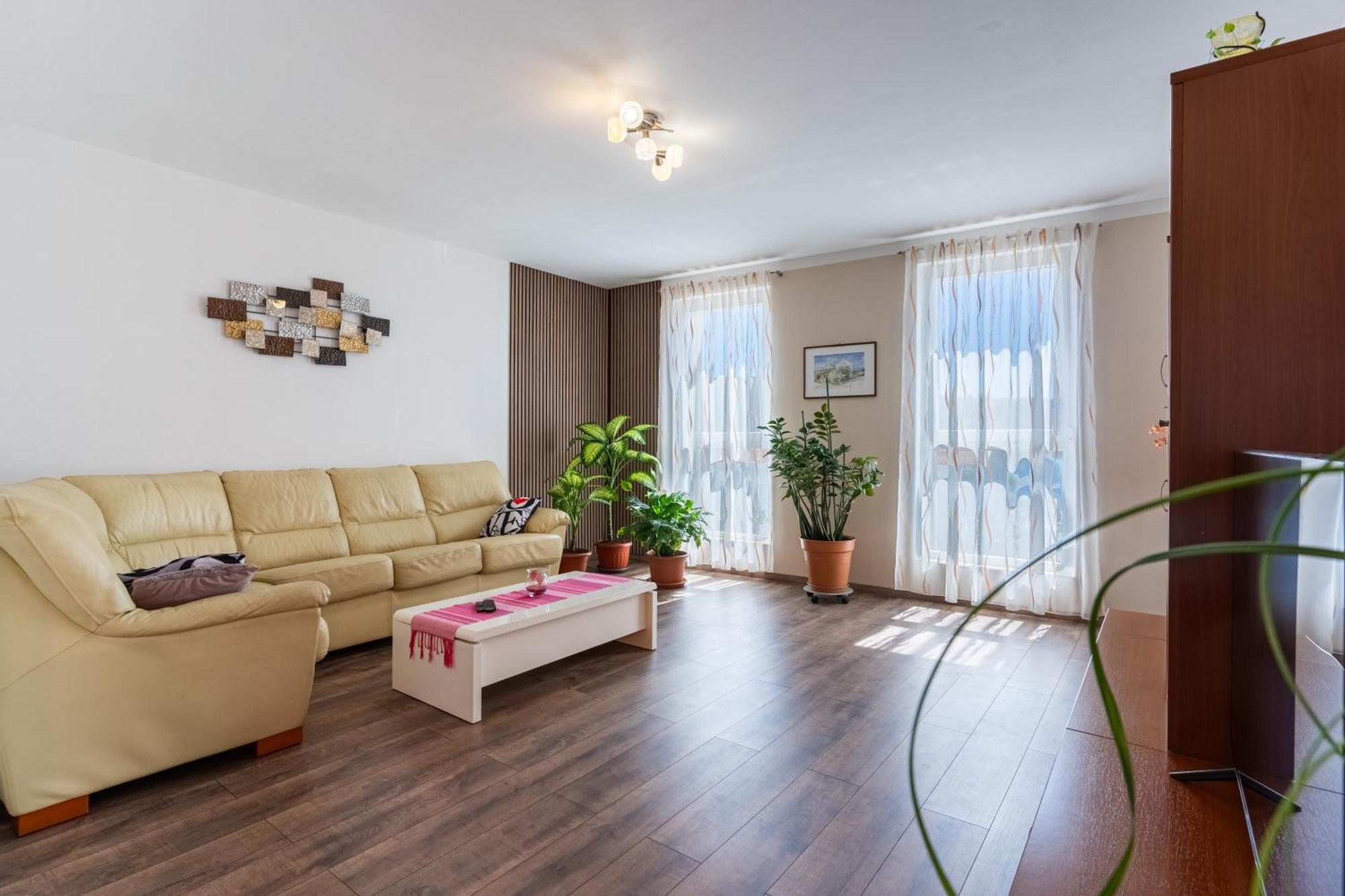 Apartman Laura 茨雷斯 外观 照片